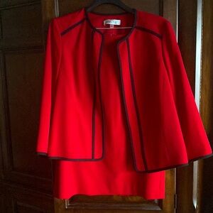 Kasper skirt suit Red/black trim size 16